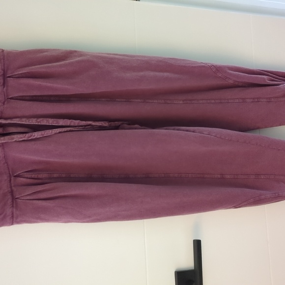 Free People One Billie Purple Plum Overalls Sleeveless Boho Hippie BeachJumpsuit - Picture 4 of 8